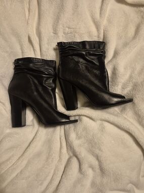 Chinese Laundry Black Slouched Ankle Boots with Block Heel